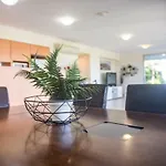 Oasis 26 - Hamilton Island