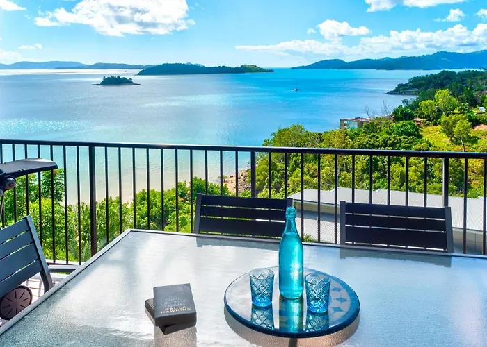 The Panorama 3, Hamilton Island 2 Bedroom 2 Bathroom Ocean View Modern Apartment