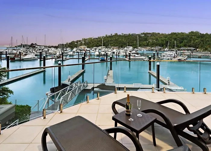 Pavillion 3 Absolute Waterfront 4 Bedroom 2 Lounge Room And Golf Buggy