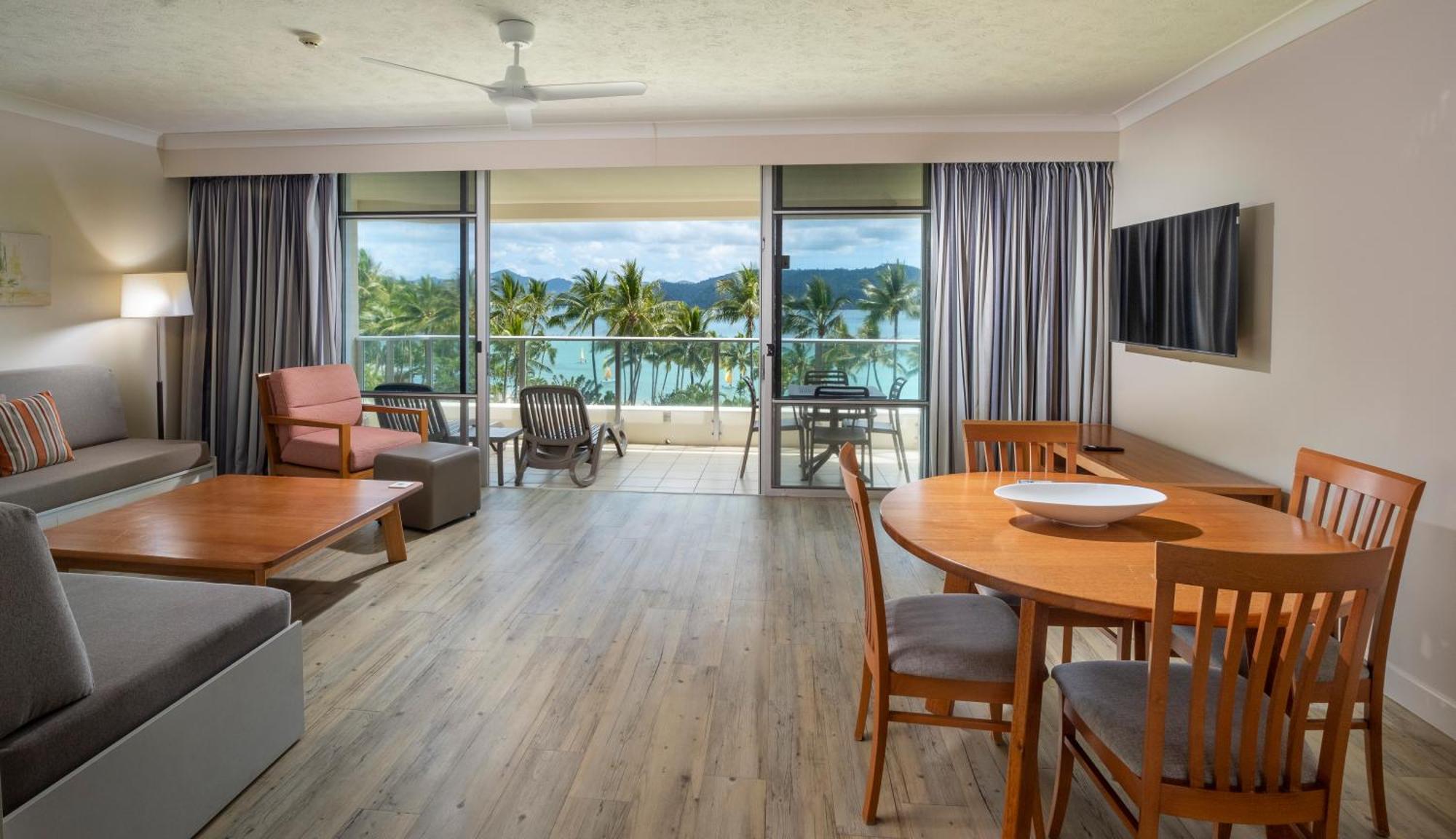 Whitsunday Aparthotel 4*