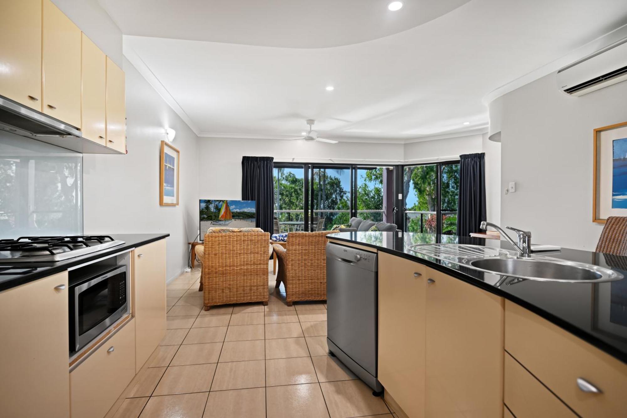 Anchorage * Hamilton Island