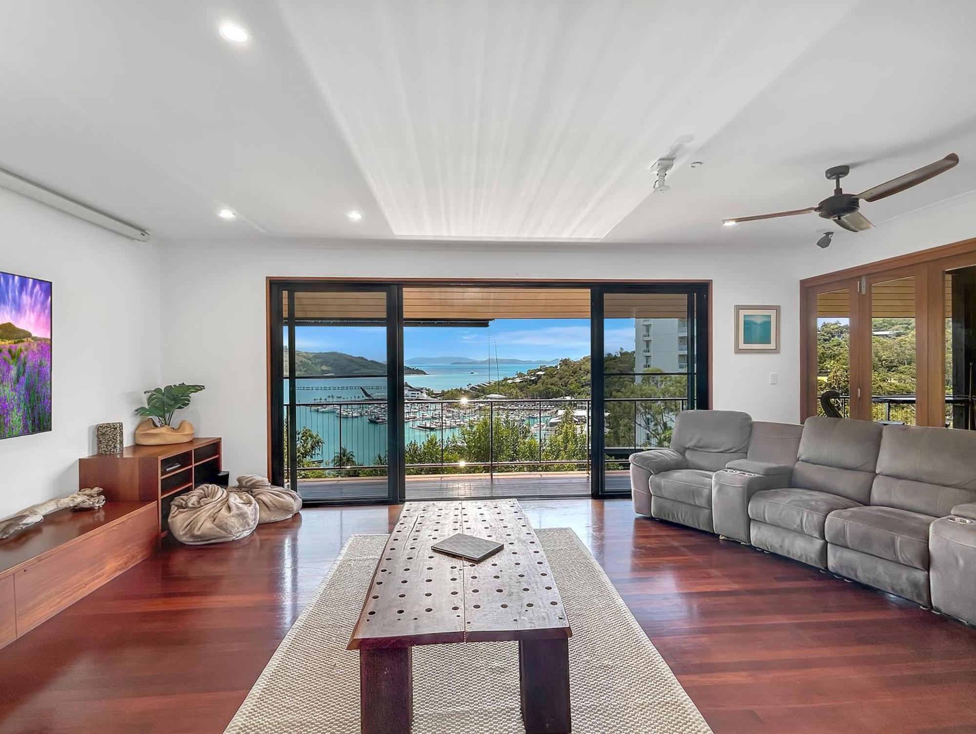 The Boathouse 4 Bedroom Luxury Private House Holiday home