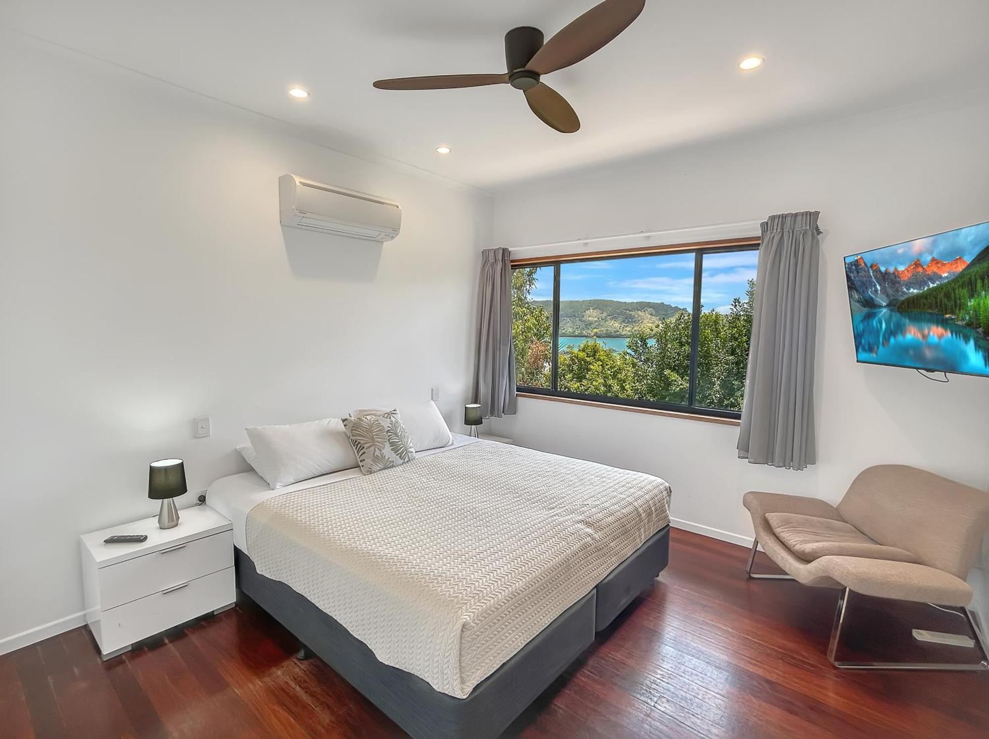 The Boathouse 4 Bedroom Luxury Private House