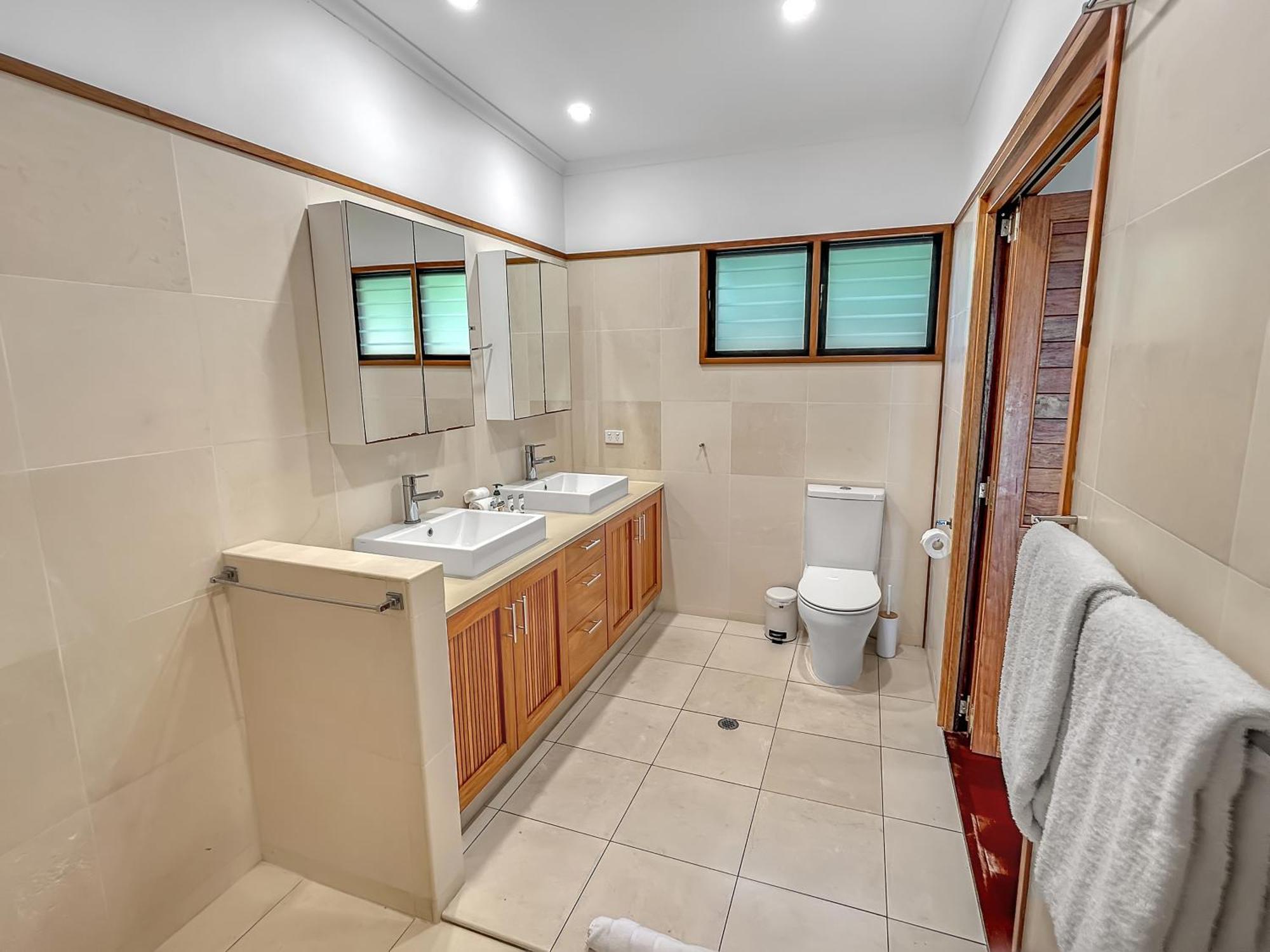 The Boathouse 4 Bedroom Luxury Private House Holiday home