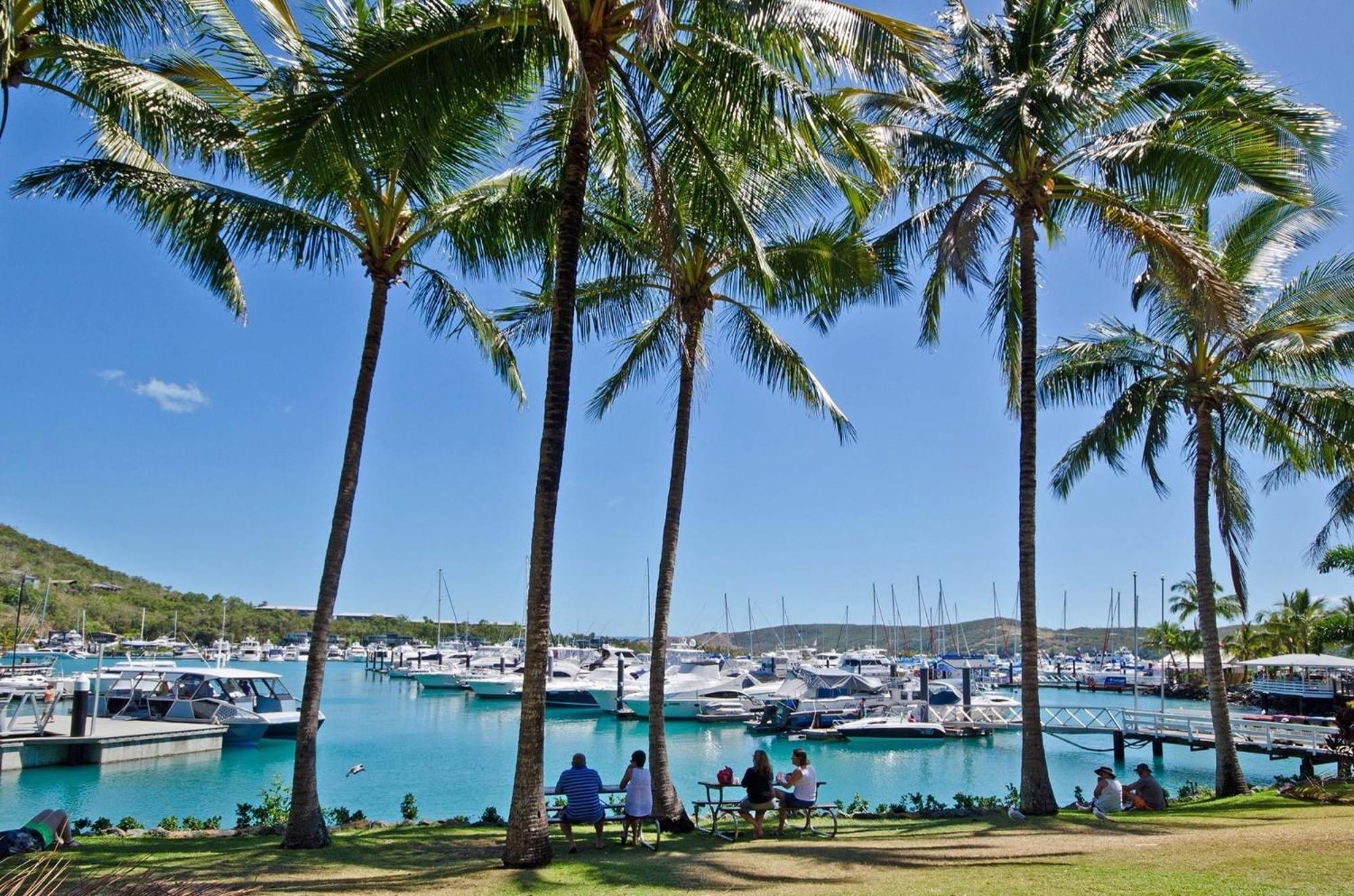 Beachfront Apartment Hamilton Island
