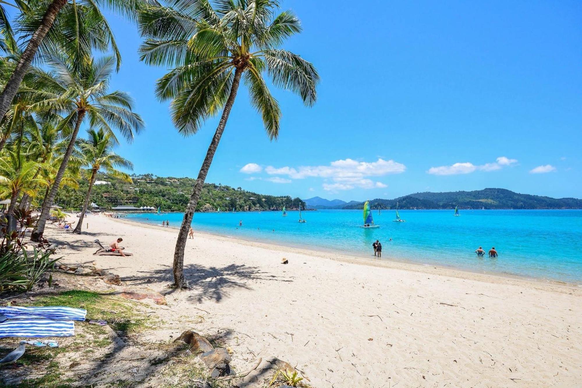 Beachfront Apartment Hamilton Island