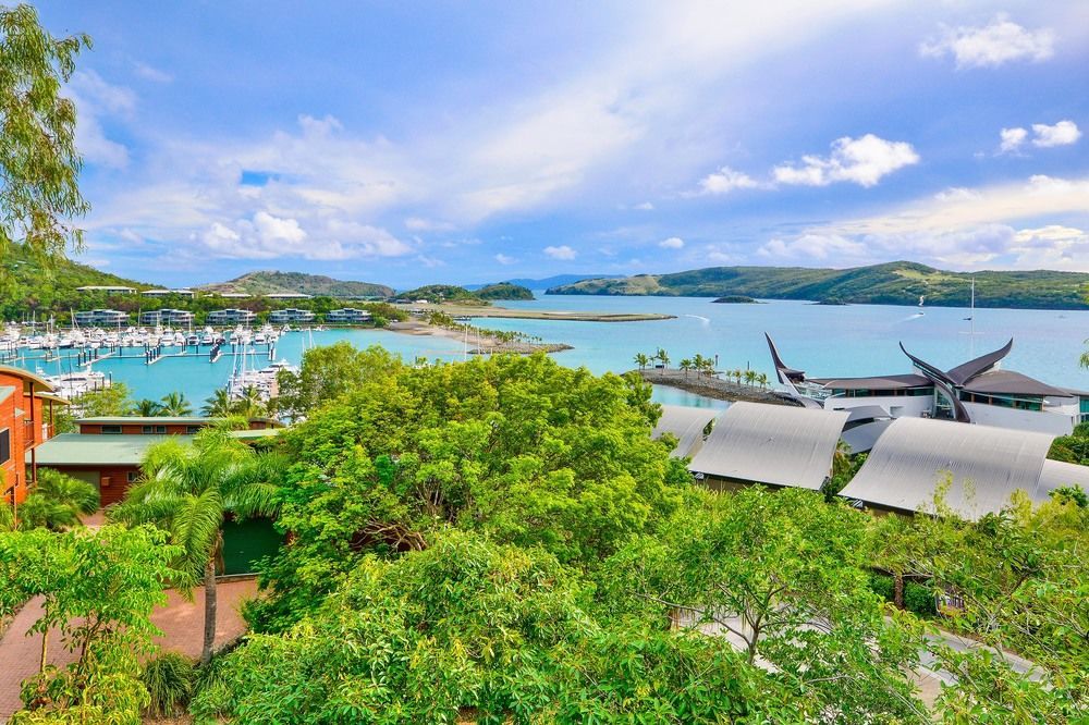 Casuarina Cove * Hamilton Island