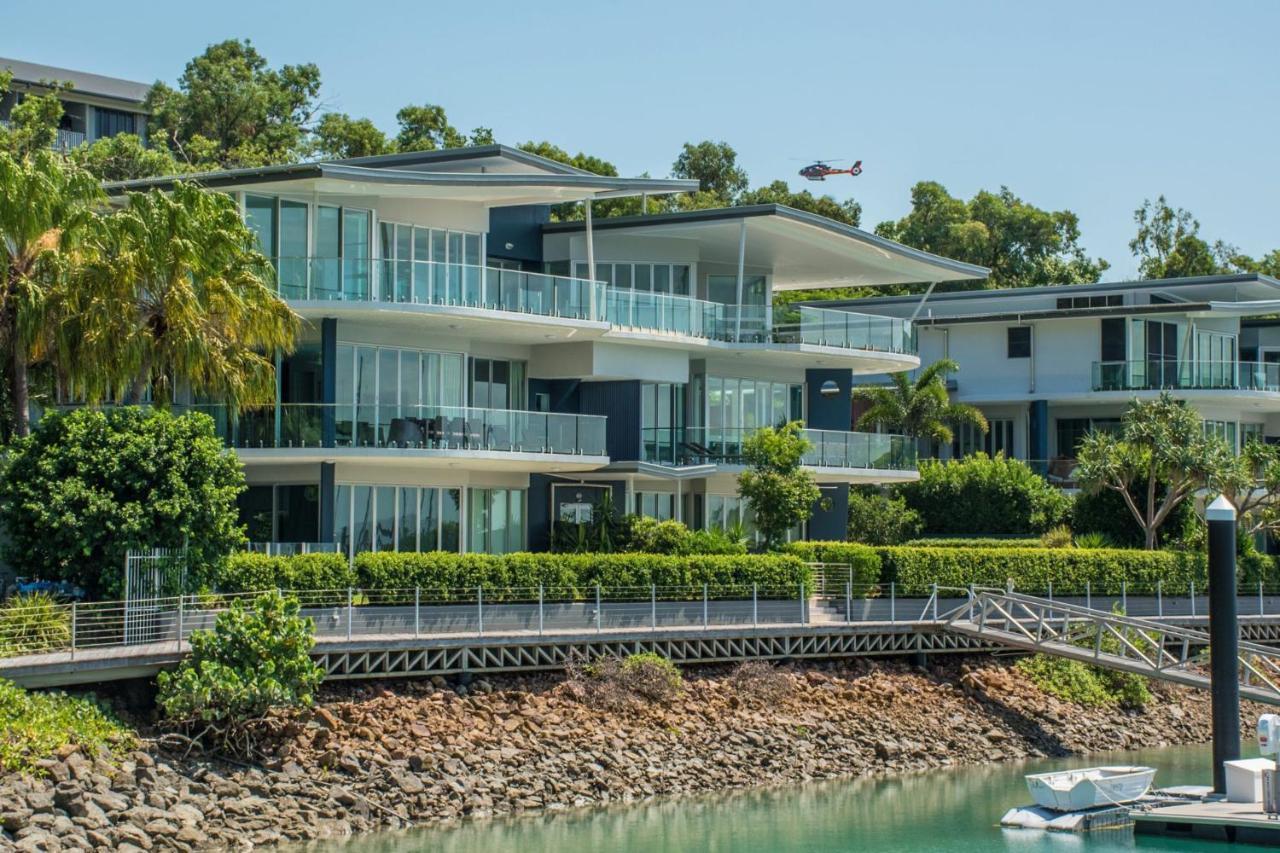 Apartment Pavillion 3 Absolute Waterfront 4 Bedroom 2 Lounge And Golf Buggy