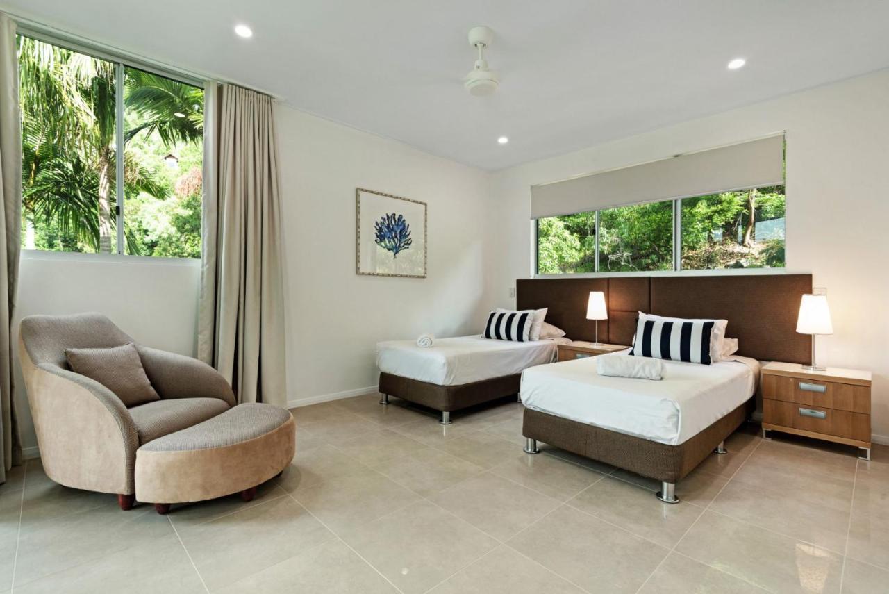Apartment Pavillion 3 Absolute Waterfront 4 Bedroom 2 Lounge And Golf Buggy