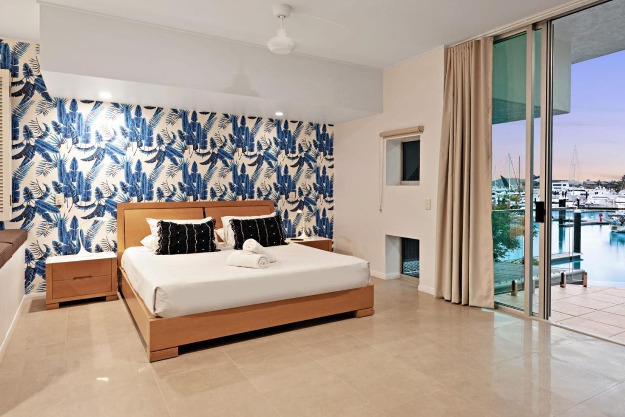 Pavillion 3 Absolute Waterfront 4 Bedroom 2 Lounge And Golf Buggy Apartment Hamilton Island