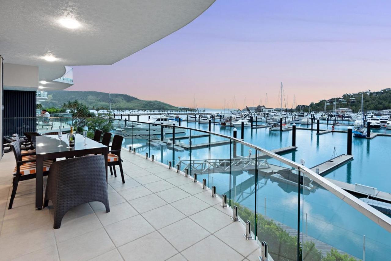 Pavillion 3 Absolute Waterfront 4 Bedroom 2 Lounge And Golf Buggy Apartment Hamilton Island
