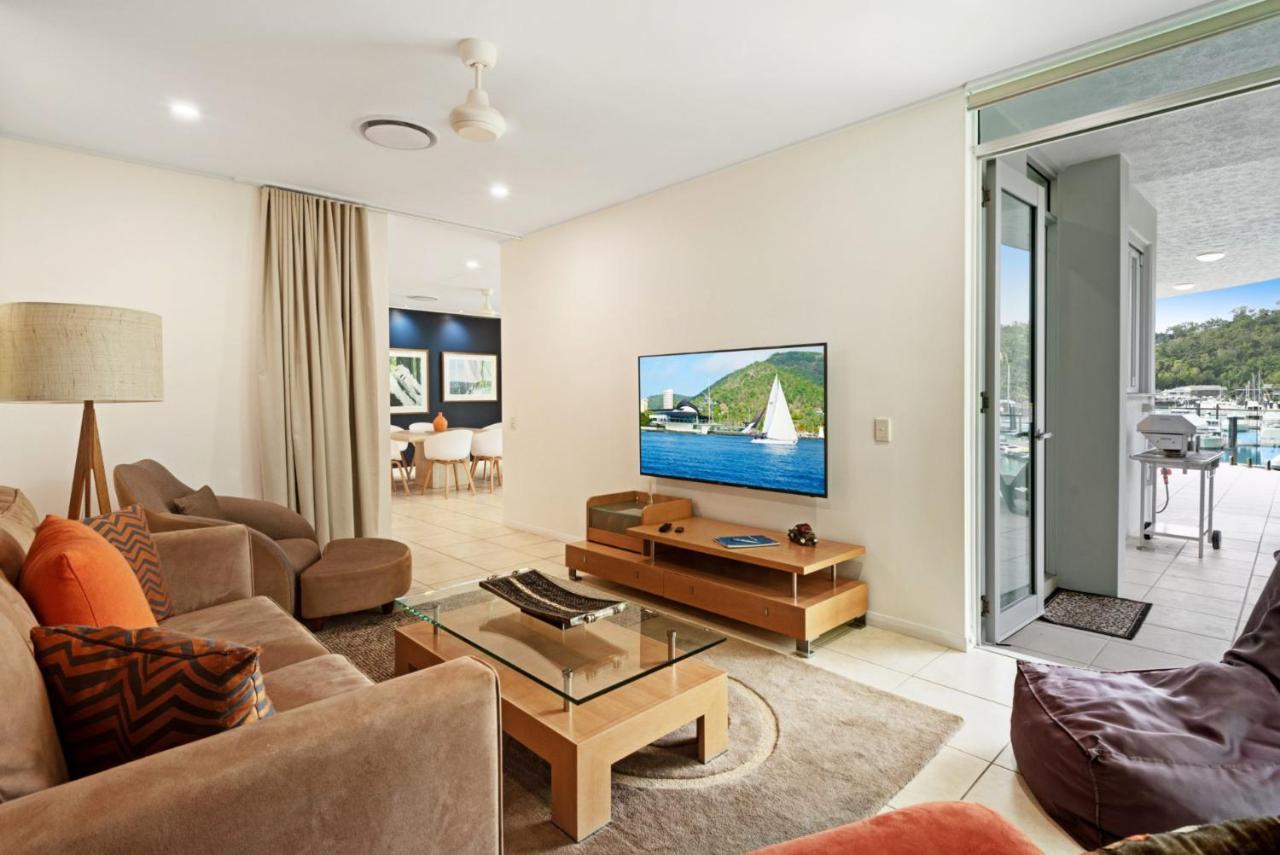 Pavillion 3 Absolute Waterfront 4 Bedroom 2 Lounge And Golf Buggy * Hamilton Island