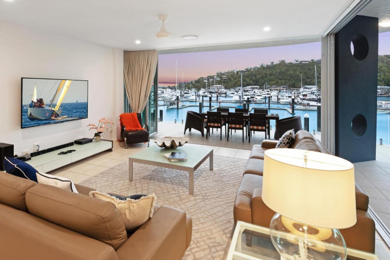 Apartment Pavillion 3 Absolute Waterfront 4 Bedroom 2 Lounge And Golf Buggy