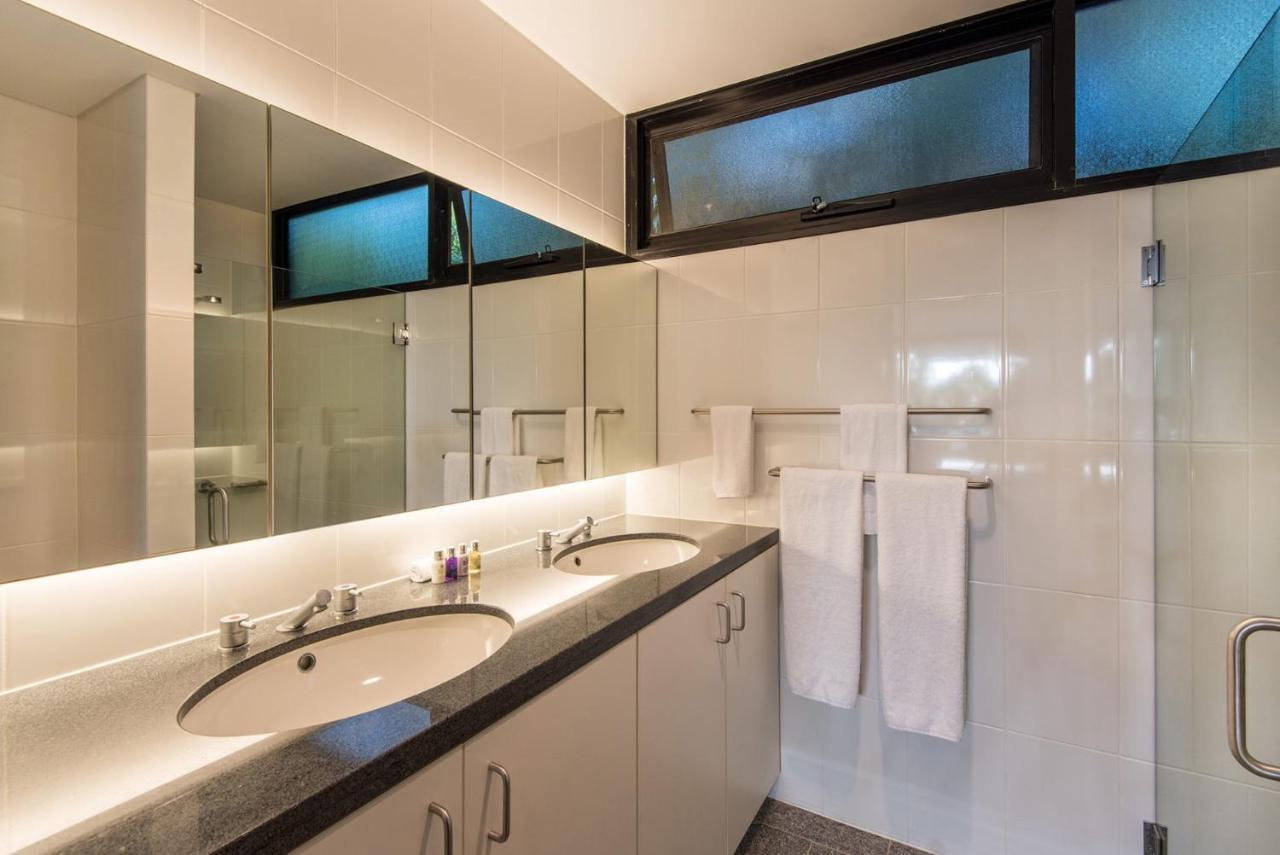 Waves 3 Luxury 3 Bedroom Endless Ocean Views Central Location + Buggy Holiday home