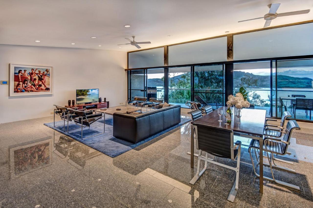 Holiday home Waves 3 Luxury 3 Bedroom Endless Ocean Views Central Location + Buggy Hamilton Island