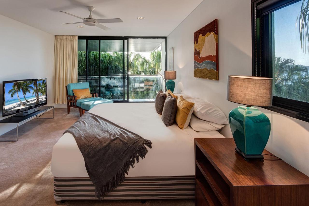 Waves 3 Luxury 3 Bedroom Endless Ocean Views Central Location + Buggy Holiday home *