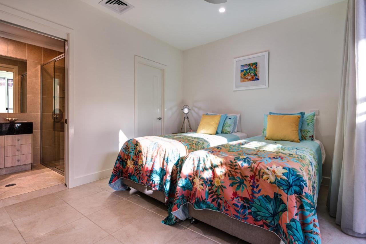 La Bella Waters 1 Wide Reaching Ocean Views And Buggy Holiday home *