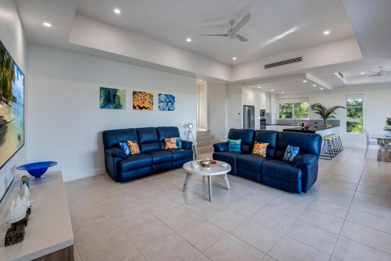 Holiday home La Bella Waters 1 Wide Reaching Ocean Views And Buggy Hamilton Island