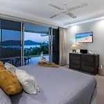 Superior Poinciana 011 On Hamilton Island