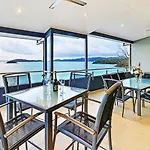 Villa 12 The Edge Oceanfront Deluxe 3 Bedroom Near Marina With Golf Buggy