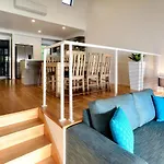 Shorelines 31 Renovated Upmarket Two Bedroom Apartment With Ocean Views And Buggy