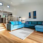 Shorelines 31 Renovated Upmarket Two Bedroom Apartment With Ocean Views And Buggy
