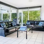 Oasis 25 Hamilton Island