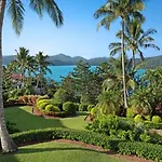 Bella Azure Two Bedroom Two Bathroom Spacious Ocean-View Apartment With Golf Buggy