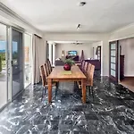 Poinciana Lodge - 3 Bedroom - On Hamilton Island By Hiha