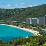 Lagoon Beachfront Lodge 107 On Hamilton Island By Hamorent