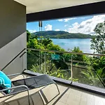 Edge 2 - Oceanfront Luxurious And Spacious 4 Bedroom Split Level Apartment With Buggy And Valet Service