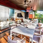 Point Blue On Hamilton Island By Hiha