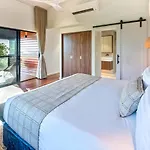 Point Blue On Hamilton Island By Hiha