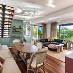 Point Blue On Hamilton Island By Hiha