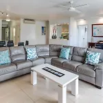 Poinciana 101 Hamilton Island Centrally Located 3 Bedroom, Plus Buggy!!