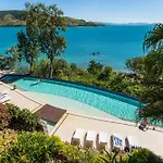 Edge 5 Oceanfront 3-Bedroom Apartment - Featuring An Infinity Pool, Spa Bath, Buggy And Valet Service