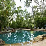 Poinciana Lodges - Ocean Views