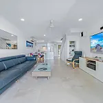 Sunset On Hamilton Island - 2 Bedroom Apartment With Views And Buggy
