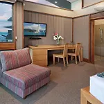 Yacht Club 33 Serenity House Ocean Views 2 Buggies