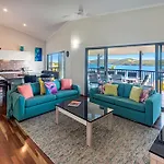 Casuarina 16 - 3 Bedroom House With 180 Degree Ocean Views, Buggy & Valet Service