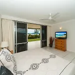 Lagoon Beachfront Lodge 003 On Hamilton Island By Hamorent