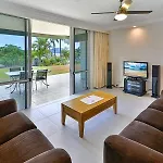 Hibiscus 006 - Hamilton Island