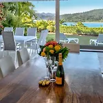 Bella Vista East 3 Luxury Ocean Views Large Flat Grassed Area And Buggy