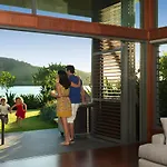 Yacht Club Villas