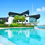 Yacht Club Villas