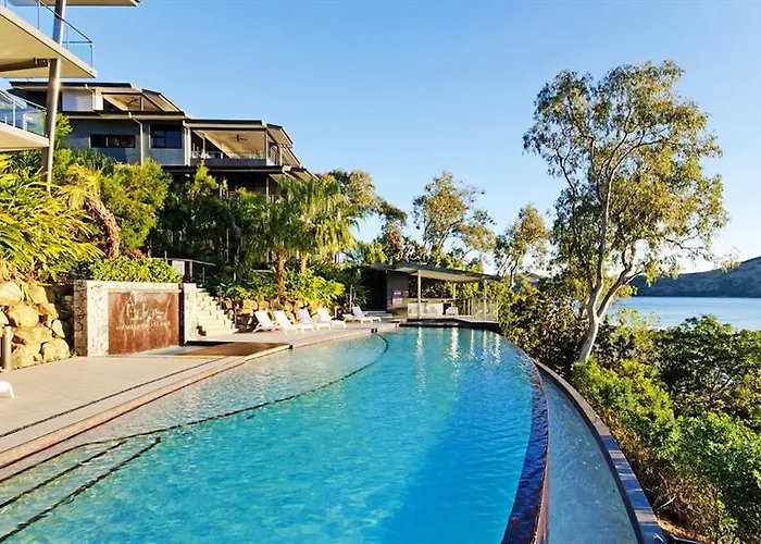 Villa 16 The Edge Oceanfront Deluxe 3 Bedroom Near Marina With Golf Buggy