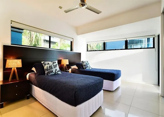 Villa 12 The Edge Oceanfront Deluxe 3 Bedroom Near Marina With Golf Buggy