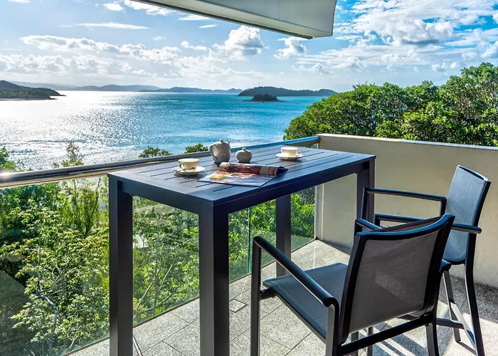 Waves 6 On Hamilton Island By Hiha