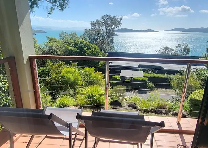 Luxury Couples Retreat Hamilton Island With Buggy