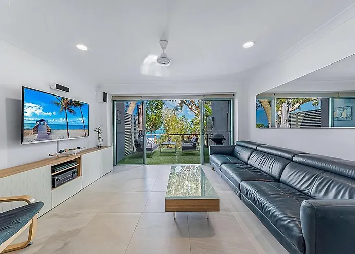 Sunset On Hamilton Island - 2 Bedroom Apartment With Views And Buggy